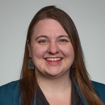 Presenter Lizz Wenzel Bio Pic